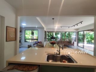 CASA DUPLEX COM 4 SUÍTES, ENERGIA SOLAR E ÁREA GOURMET