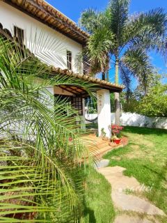 Casa Duplex em Buraquinho 3 suítes, póxima à Praia