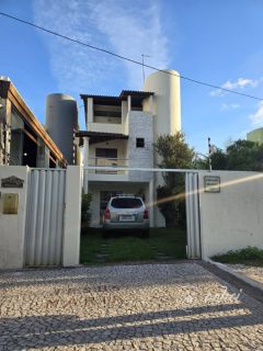 Casa Solta com 4 quartos mais 1 dependência completa no Miragem, Quintal Amplo e Sistema Solar