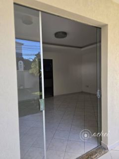Casa Solta com 4 quartos mais 1 dependência completa no Miragem, Quintal Amplo e Sistema Solar
