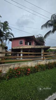 Casa em condomínio na estrada do Coco