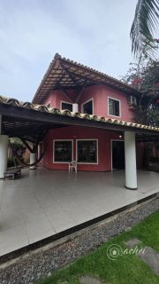 Casa em condomínio na estrada do Coco
