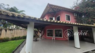 Casa em condomínio na estrada do Coco