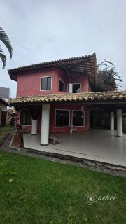 Casa em condomínio na estrada do Coco