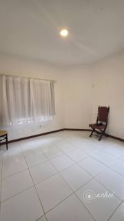 Casa em condomínio na estrada do Coco