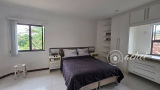 Casa em condomínio na estrada do Coco