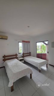Casa em condomínio na estrada do Coco