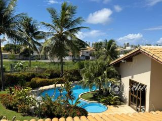 Casa ampla com 4 suítes, piscina e 700 m² de terreno em Vilas do Atlântico