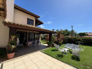 Casa ampla com 4 suítes, piscina e 700 m² de terreno em Vilas do Atlântico