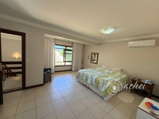 Casa para locação com 4 suítes, piscina e 700 m² em Vilas do Atlântico