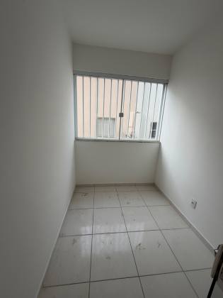 Apartamento 2/4 com Suíte e Varanda à Venda em Pitangueiras – Excelente Localização!