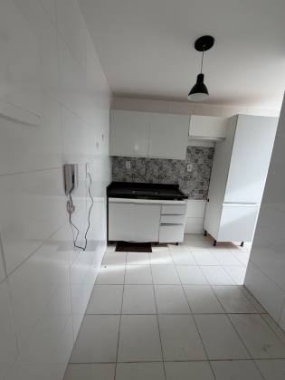 Apartamento 2/4 com Suíte e Varanda à Venda em Pitangueiras – Excelente Localização!