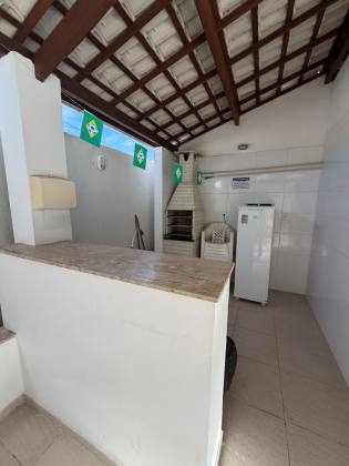 Apartamento 2/4 com Suíte e Varanda à Venda em Pitangueiras – Excelente Localização!