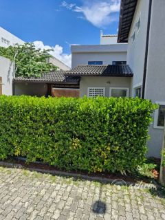 Casa em condomínio fechado, 4/4 à venda em BURAQUINHO.
