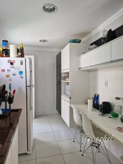 Casa em condomínio fechado, 4/4 à venda em BURAQUINHO.