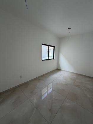 Casas Novas à Venda em Buraquinho | 3 Suítes e Condomínio com Piscina