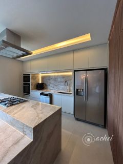 Casa de Alto Padrão em Praia do Forte | 6 Suítes | 700 m² de Terreno