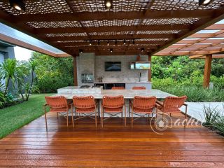 Casa de Alto Padrão em Praia do Forte | 6 Suítes | 700 m² de Terreno