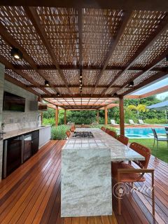 Casa de Alto Padrão em Praia do Forte | 6 Suítes | 700 m² de Terreno