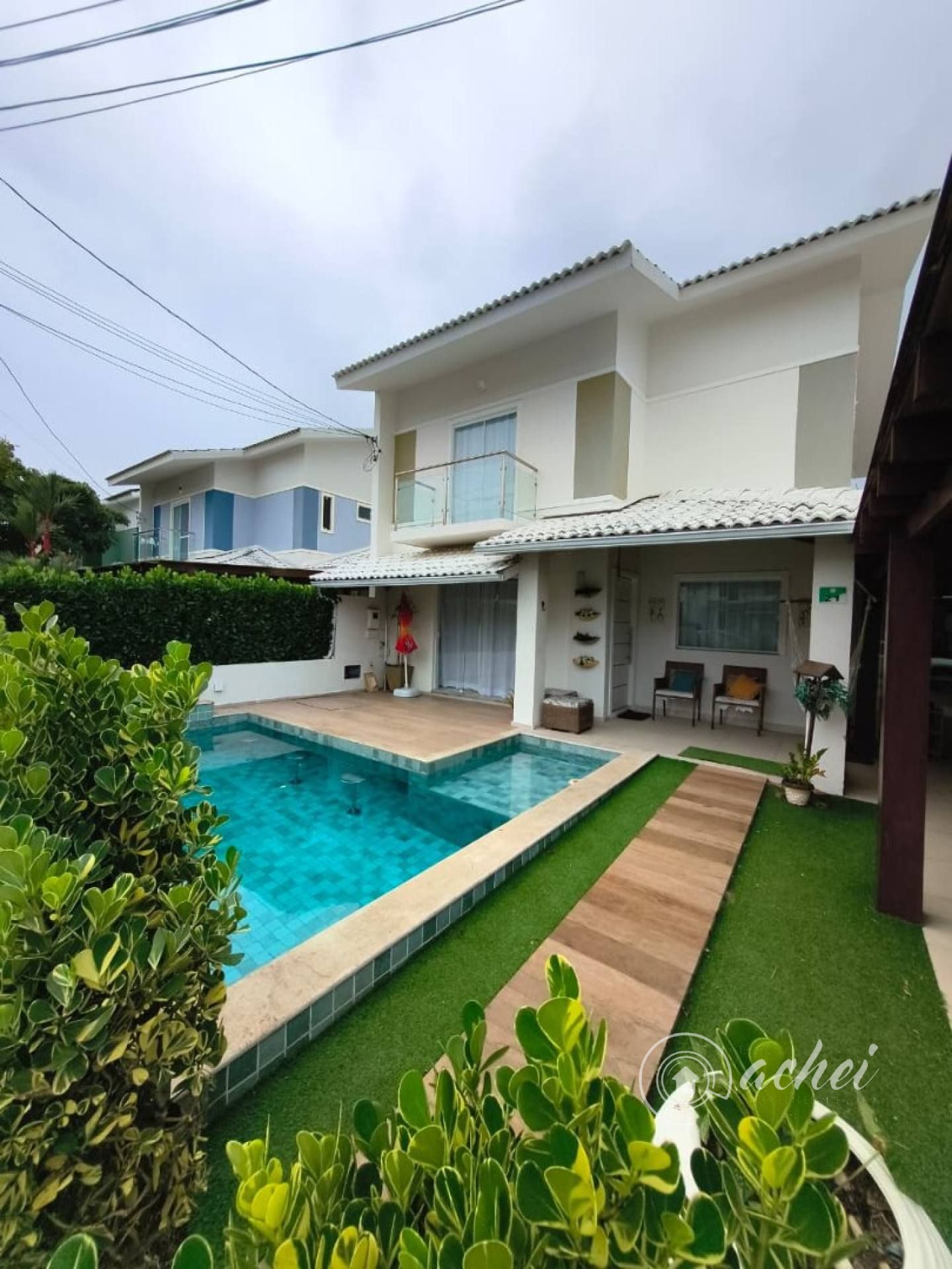 Casa 3 suítes em Buraquinho - Porteira Fechada