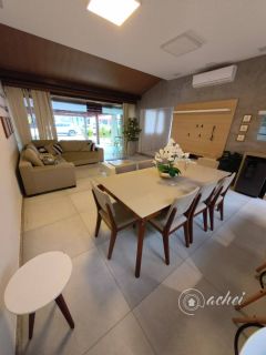 Casa 3 suítes em Buraquinho - Porteira Fechada