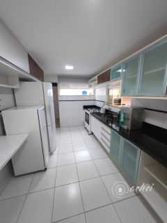 Casa 3 suítes em Buraquinho - Porteira Fechada