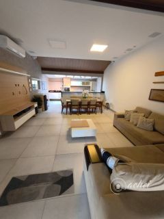 Casa 3 suítes em Buraquinho - Porteira Fechada