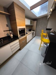 Casa 3 suítes em Buraquinho - Porteira Fechada