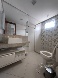 Casa 3 suítes em Buraquinho - Porteira Fechada