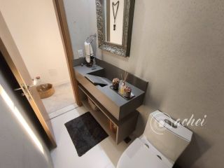 Casa com planejados, 3 Suítes e Espaço Gourmet  no Alphaville Litoral Norte 3