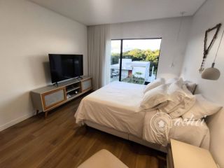 Casa com planejados, 3 Suítes e Espaço Gourmet  no Alphaville Litoral Norte 3