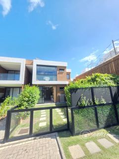 Venda | Garden com alma de casa a um  passo  da  Praia  de  Buraquinho