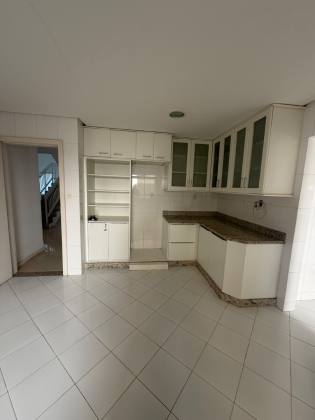 CASA À VENDA EM CONDOMÍNIO – VILAS DO ATLÂNTICO