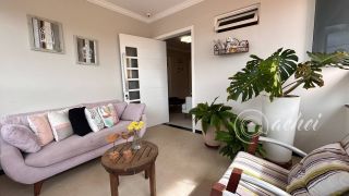 Casa de alto padrão com 4 suítes, piscina privativa e aproximadamente 500 m² de área construída