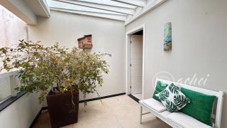 Casa de alto padrão com 4 suítes, piscina privativa e aproximadamente 500 m² de área construída