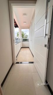 Casa de alto padrão com 4 suítes, piscina privativa e aproximadamente 500 m² de área construída