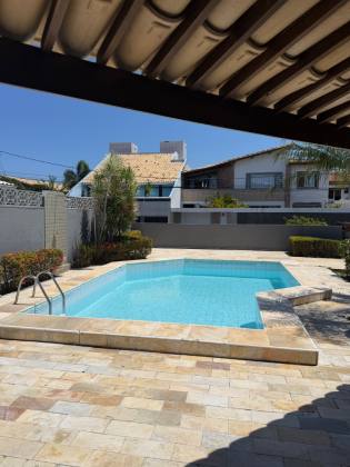 Casa 5/4 com 4 Suítes, Piscina Privativa e Área Gourmet para Locação
