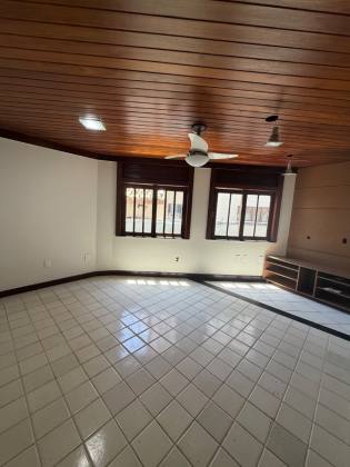 Casa 5/4 com 4 Suítes, Piscina Privativa e Área Gourmet para Locação
