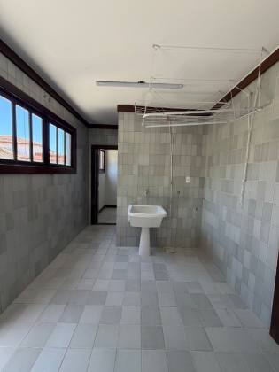 Casa 5/4 com 4 Suítes, Piscina Privativa e Área Gourmet para Locação