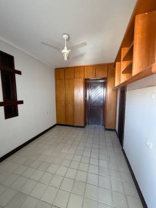 Casa 5/4 com 4 Suítes, Piscina Privativa e Área Gourmet para Locação