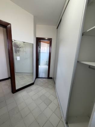 Casa 5/4 com 4 Suítes, Piscina Privativa e Área Gourmet para Locação