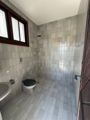 Casa 5/4 com 4 Suítes, Piscina Privativa e Área Gourmet para Locação
