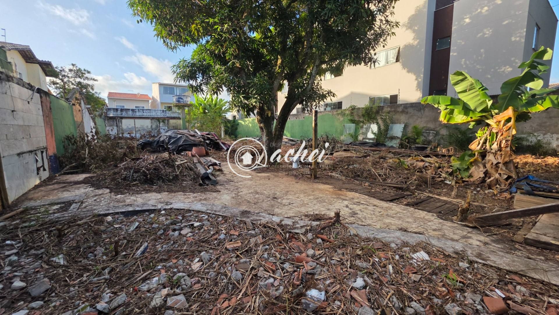 Terreno em Buraquinho/Miragem