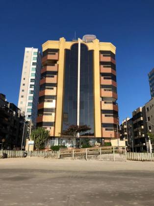 Exclusivo Apartamento à Beira-Mar em Meia Praia, Itapema/SC - Um Verdadeiro Refúgio Pé na Areia!