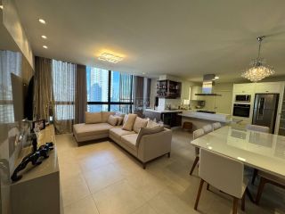 Apartamento à Venda 3 Suítes, 2 Vagas, Mobiliado e Vista para o Mar em Itapema