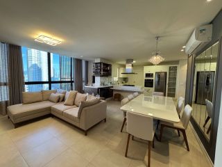 Apartamento à Venda 3 Suítes, 2 Vagas, Mobiliado e Vista para o Mar em Itapema