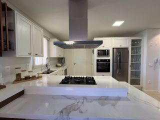 Apartamento à Venda 3 Suítes, 2 Vagas, Mobiliado e Vista para o Mar em Itapema