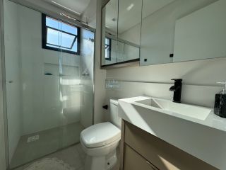 Apartamento à Venda 3 Suítes, 2 Vagas, Mobiliado e Vista para o Mar em Itapema