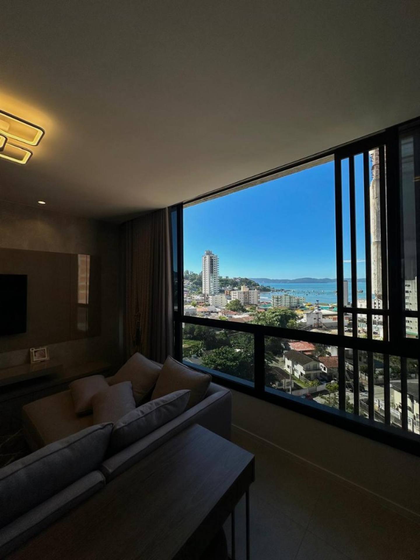 3 suítes vista mar 100% mobiliado