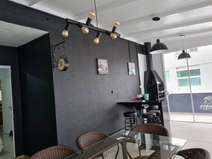Apartamento Para Temporada com 2 quartos 1 suítes no bairro Centro em Itapema